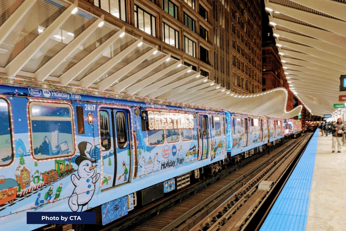 chicago cta santa train coming into station